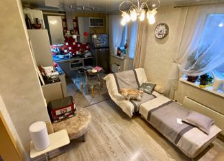 Продам четырехкомнатную квартиру, 79 м2, Нижний Новгород, улица Сергея Акимова, 22А, метро Стрелка