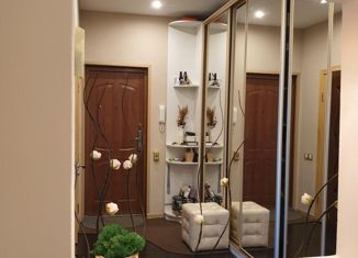 Сдаю в аренду 2-ком. квартиру, 60 м2, Магадан, Парковая улица, 11