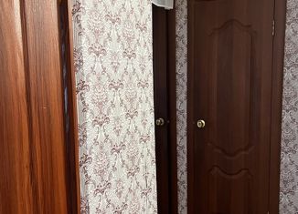 Продаю четырехкомнатную квартиру, 59.1 м2, Бирск, Пролетарская улица, 105А