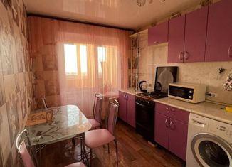 Сдаю 1-ком. квартиру, 44 м2, Уфа, улица Степана Кувыкина, 23/2