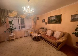 Продам 2-ком. квартиру, 51.8 м2, Армавир, улица Маркова, 331