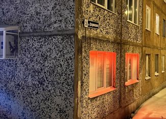 Продаю 2-комнатную квартиру, 43 м2, Кировск, улица Дзержинского, 5