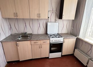 Двухкомнатная квартира на продажу, 48 м2, посёлок городского типа Медведево, улица Мира, 4