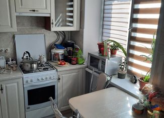 Продаю 2-комнатную квартиру, 43 м2, Аткарск, улица Талалихина, 2