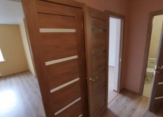 Продаю 3-ком. квартиру, 75 м2, Владикавказ, улица Курсантов-Кировцев, 29к7