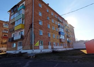 Продам двухкомнатную квартиру, 42 м2, Бирюсинск, улица Горького, 3