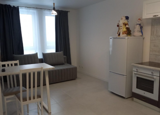 Сдаю в аренду 1-ком. квартиру, 47 м2, Тюмень, Полевая улица, 117к8, ЖК Озёрный Парк