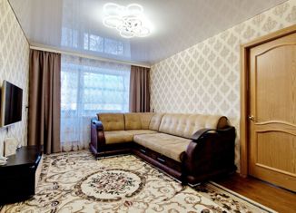 Продам трехкомнатную квартиру, 53 м2, Азнакаево, улица Хасанова, 27