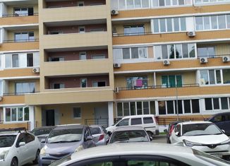 Продается 1-ком. квартира, 45 м2, Артём, улица Берзарина, 11