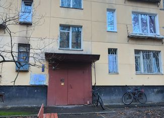 Трехкомнатная квартира на продажу, 41.5 м2, Санкт-Петербург, проспект Ветеранов, 41