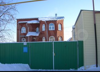 Продаю дом, 170 м2, поселок городского типа Уруссу, улица Пушкина, 38