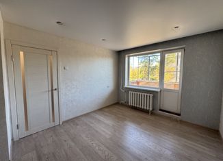 Продается 1-ком. квартира, 28 м2, Каменск-Уральский, улица Олега Кошевого, 1А