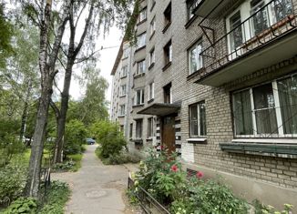 Продается трехкомнатная квартира, 56 м2, Санкт-Петербург, улица Пилотов, 28к1, муниципальный округ Пулковский Меридиан