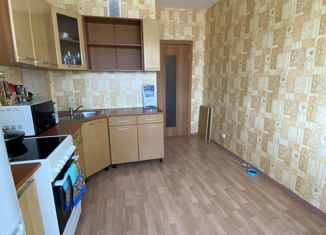 Продается двухкомнатная квартира, 56.2 м2, Свердловская область, улица Краснолесья, 93