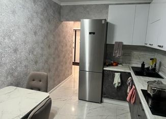 Продается 2-ком. квартира, 43.8 м2, Азнакаево, улица Ленина, 40