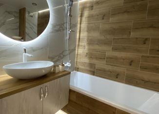 Продаю 3-ком. квартиру, 100.9 м2, Энгельс, Вокзальная улица, ЖК Локомотив