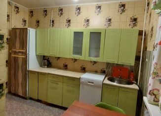 Продается двухкомнатная квартира, 42 м2, Салехард, улица Горького, 8