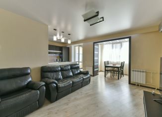 Продаю 4-комнатную квартиру, 95.3 м2, Находка, улица Пугачёва, 1А