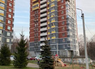 Продается трехкомнатная квартира, 75.4 м2, Ижевск, Карлутский район, Парковая улица, 1