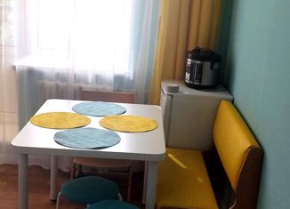 Продаю 2-комнатную квартиру, 65 м2, Самара, метро Спортивная, улица Карбышева, 81