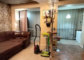 Трехкомнатная квартира на продажу, 73 м2, поселок городского типа Афипский, Краснодарская улица, 32