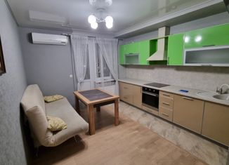 Сдается двухкомнатная квартира, 64 м2, Краснодар, улица Архитектора Ишунина, 7, микрорайон Солнечный