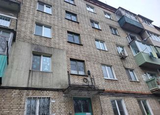 Четырехкомнатная квартира на продажу, 63 м2, Находка, Ленинградская улица, 23