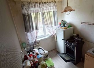 Продается 3-комнатная квартира, 46.6 м2, Кировск, улица Кирова, 54