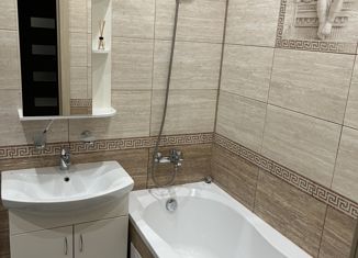 Продам 1-ком. квартиру, 41.6 м2, Нижний Новгород, бульвар 60-летия Октября, 5А, жилой район Кузнечиха