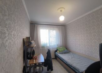 Продается четырехкомнатная квартира, 60.3 м2, Астраханская область, улица Михаила Луконина, 10