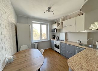 Продается 3-комнатная квартира, 62 м2, Самара, проспект Кирова, 270