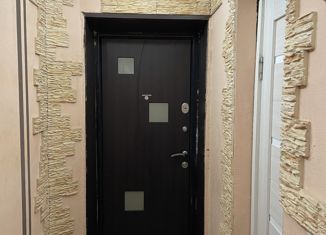 Продам 2-ком. квартиру, 41.5 м2, Новосибирск, улица Бурденко, 60, улица Бурденко