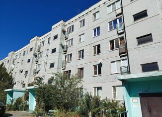 Продам трехкомнатную квартиру, 62 м2, Элиста, улица Максима Горького, 35