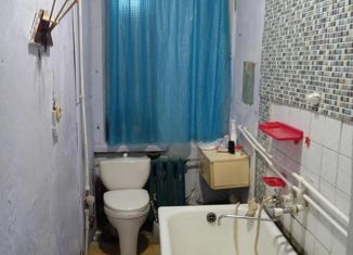 Сдается в аренду двухкомнатная квартира, 50.7 м2, Первоуральск, улица Энгельса, 14