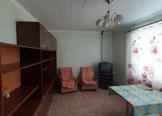 Двухкомнатная квартира на продажу, 40.5 м2, посёлок городского типа Чишмы, улица Мира, 13