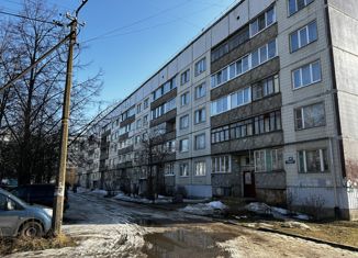 Продается 3-комнатная квартира, 67 м2, Ленинградская область, улица Малоневский Канал, 18А