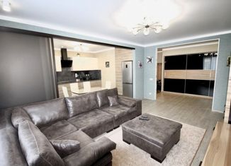 Сдается 2-комнатная квартира, 70 м2, Нижний Новгород, площадь Свободы, 7, площадь Свободы