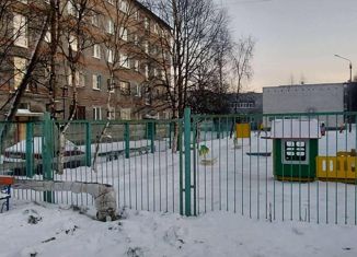 Продажа двухкомнатной квартиры, 42.2 м2, Оленегорск, Парковая улица, 10