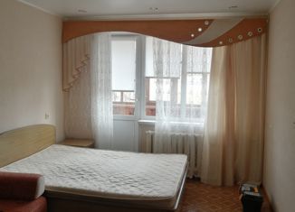 Сдается 2-комнатная квартира, 46.8 м2, посёлок городского типа Медведево, Коммунистическая улица, 16