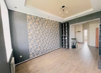 Трехкомнатная квартира на продажу, 70.8 м2, Оренбург, улица Кичигина, Центральный район
