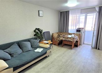 Продам 3-ком. квартиру, 60 м2, Чайковский, улица Декабристов, 14