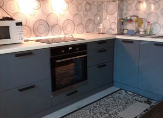 Продаю 4-ком. квартиру, 79 м2, Кировск, Олимпийская улица, 36