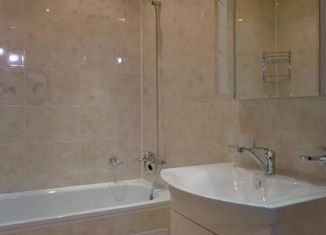 Продаю 2-ком. квартиру, 62 м2, Арск, улица Красная Слобода, 70