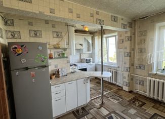 Продается 4-ком. квартира, 58.4 м2, Омск, улица 14-й Военный Городок, 76, Ленинский округ