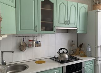 Продам трехкомнатную квартиру, 64.3 м2, Кировск, Комсомольская улица, 3