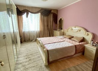 3-комнатная квартира на продажу, 72 м2, рабочий посёлок Локоть, улица Дзержинского, 16