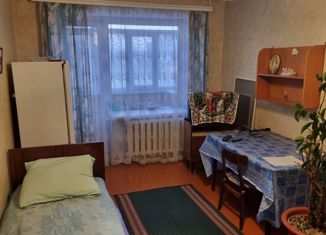 Сдается однокомнатная квартира, 30 м2, Омск, улица Карпинского, 28, Кировский округ