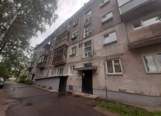 Продаю 1-ком. квартиру, 30.1 м2, Боровичи, улица Фрунзе, 14