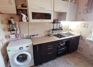 Продам трехкомнатную квартиру, 59.5 м2, поселок Волчанец, Шоссейная улица, 2