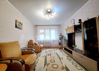 Продается двухкомнатная квартира, 52 м2, Тюменская область, улица Домостроителей, 38
